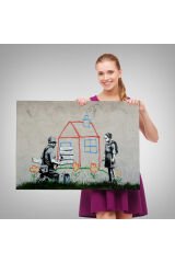 Bansky Çocuğun Çizdiği Evin Kapısını Kapatan Adam Kanvas Tablo-5019