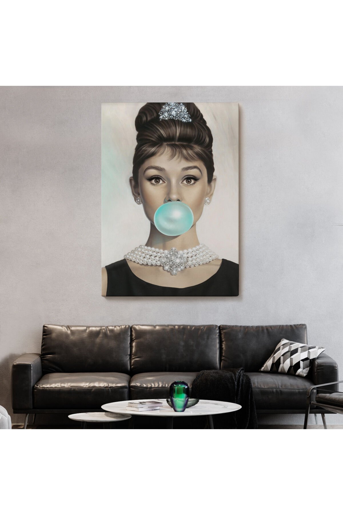 Audrey Hepburn Yeşil Kabarcık Sakızlı Dekoratif Kanvas Duvar Tablosu-5108-2