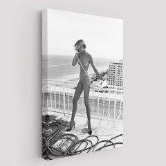 Helmut Newton, Telefonla Konuşan Çıplak Kadın, Celia Miami Dekoratif Kanvas Duvar Tablosu-5260