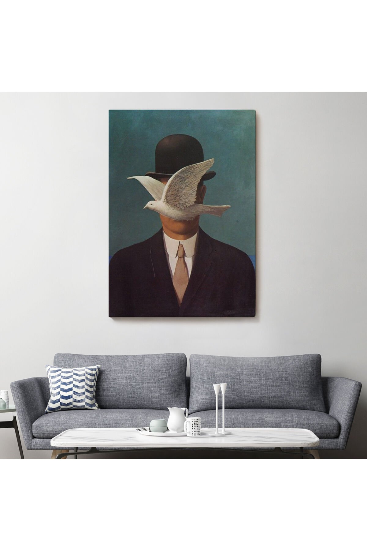 Rene Magritte Melon Şapkalı Adam Sürreal Duvar Tablosu-6210